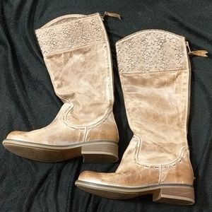 Corral boots